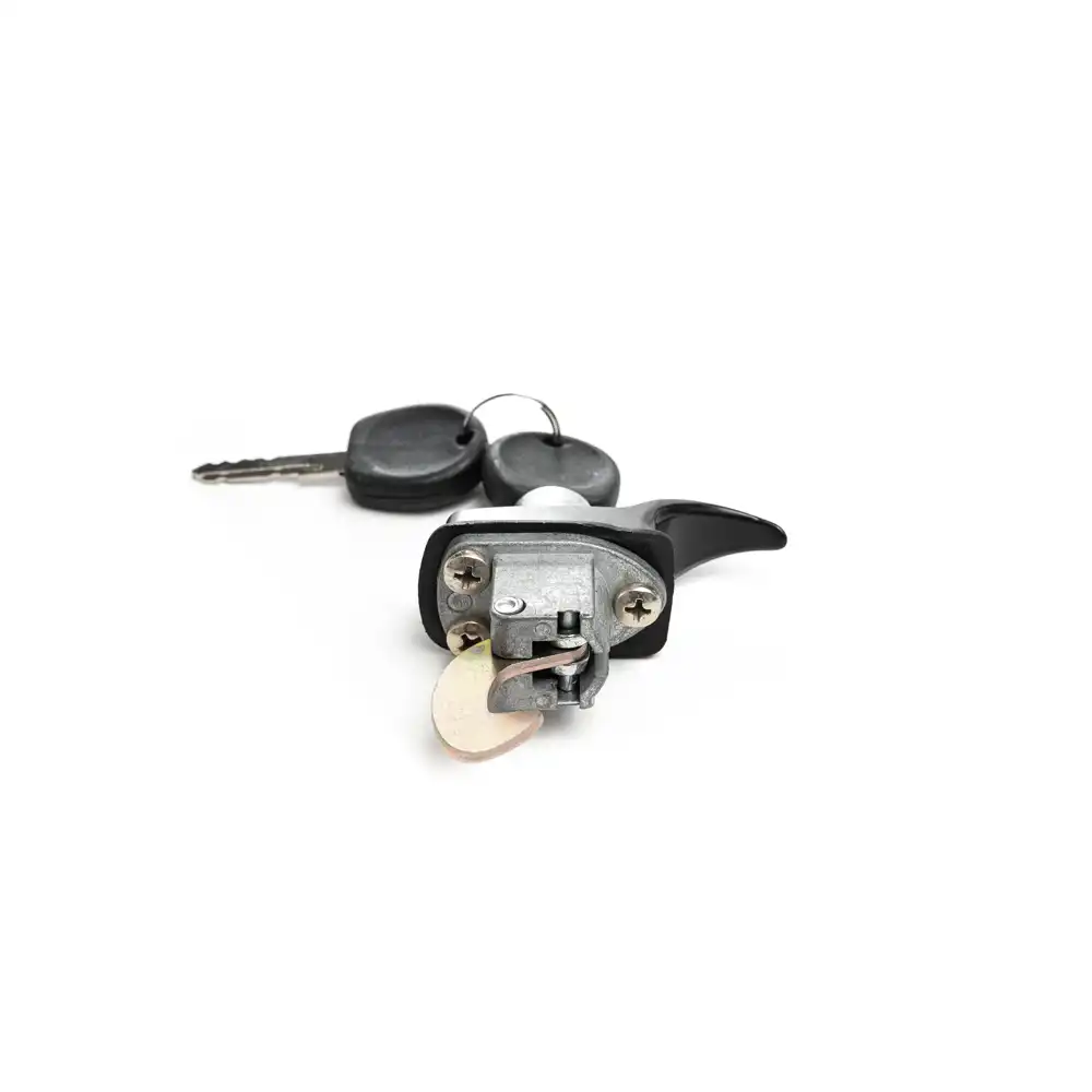 MACANETA TAMPA TRAS FUSCA PRETA