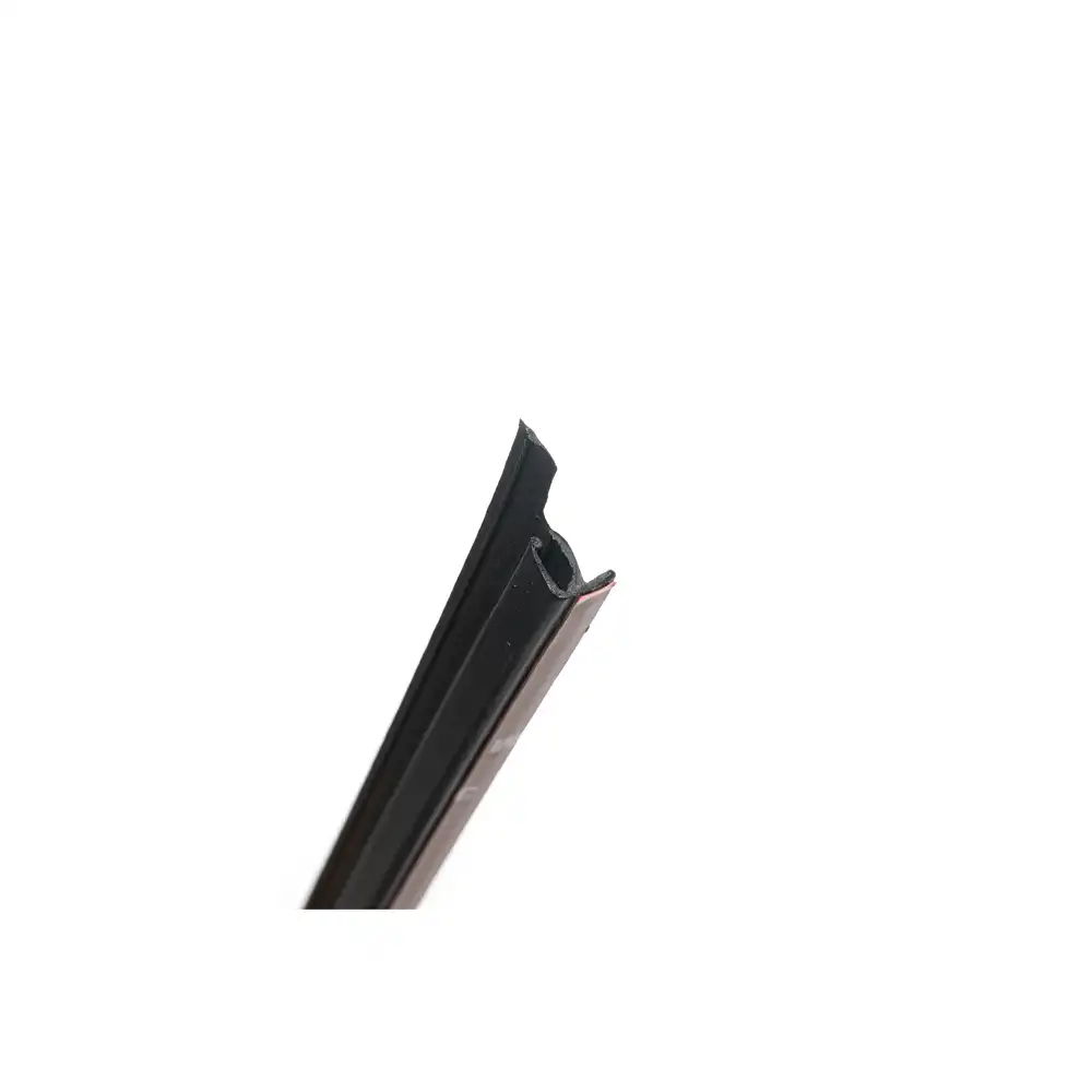 FRISO PARABRISA LATERAL SAVEIRO GER III ESQ EXT