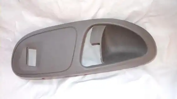 MOLDURA MACANETA INT GOL PLUS 4PTS TRAS ESQ CINZA (COM FURO