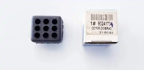 BATENTE PORTA MALAS VECTRA 97/ CORSA SEDAN MONZA