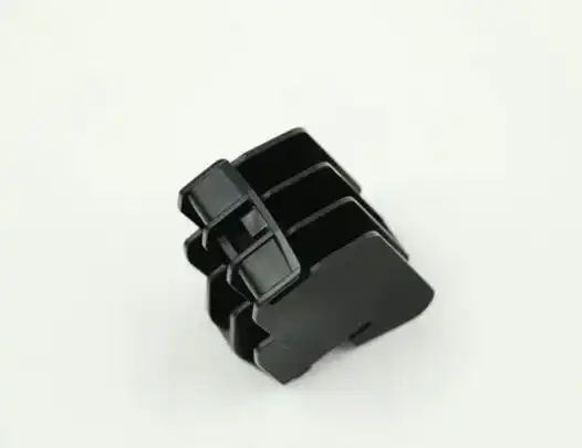 GUIA LATERAL PARACHOQUE NISSAN FRONTIER 2008 A 2016 ESQ