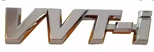 EMBLEMA VVT-I TOYOTA COROLLA 03/06 (PARALAMA)