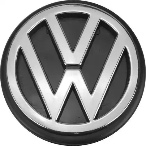 EMBLEMA TAMPA TRAS SANTANA 91/ GOLF /99 ( CROMADO )