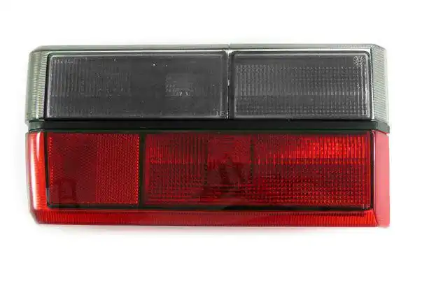 SINAL TRAS GOL 80/86 ESQ FRISO PRETO FUME