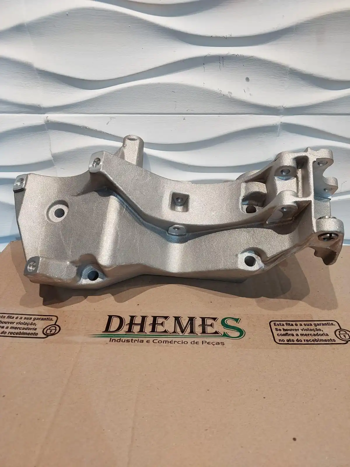 SUPORTE BOMBA DIR.HIDRAULICA FOX 2004 A 2014 COM AR CONDICIO