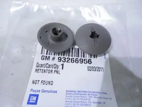 GRAMPO FORRACAO VECTRA 97/(CARPETE DOS PEDAIS