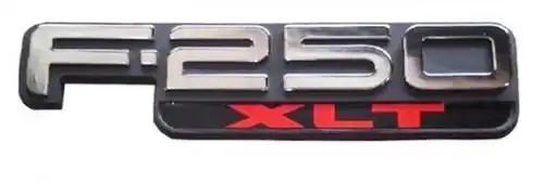 EMBLEMA F-250 XLT PRETO/PRATA/VERMELHO PARALAMA