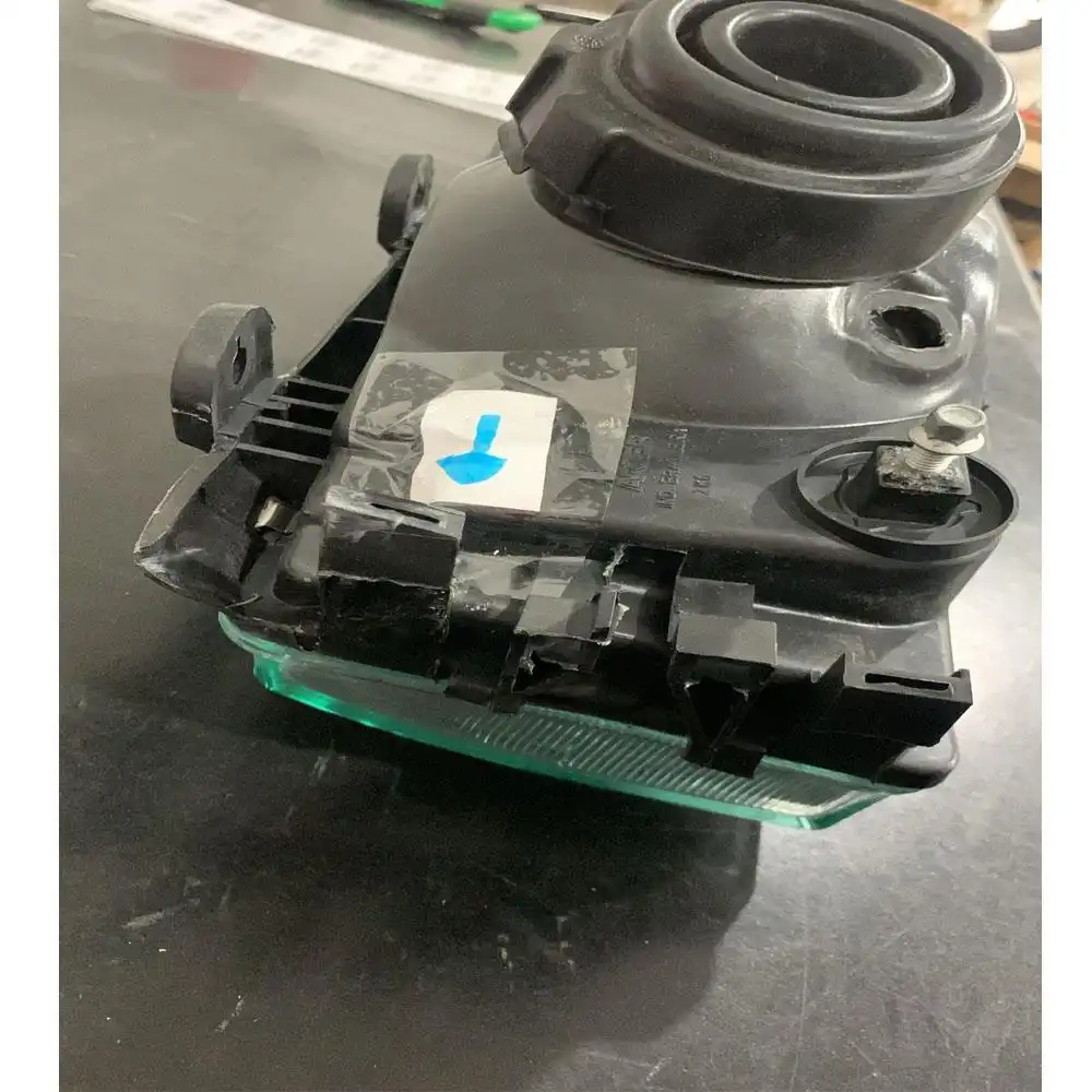 FAROL GOL PLUS 95/ ESQ QUEBRADO