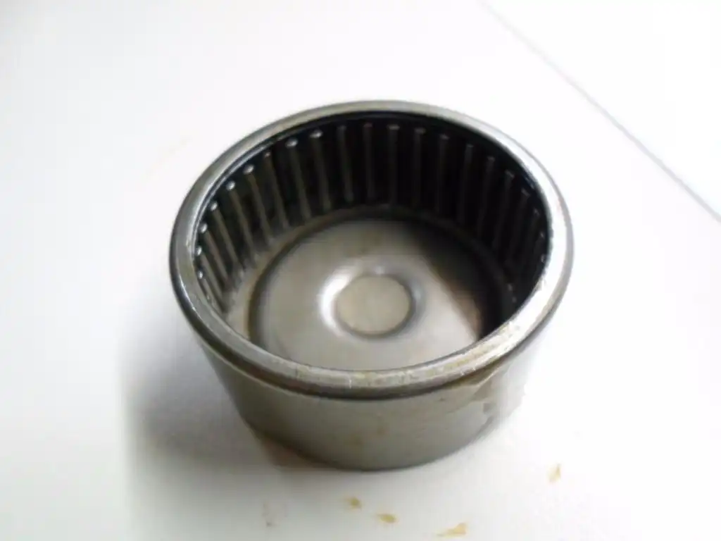 ROLAM CAIXA CHEVETTE AGULHA ( UM LADO ABERTO OUTRO FECHADO )