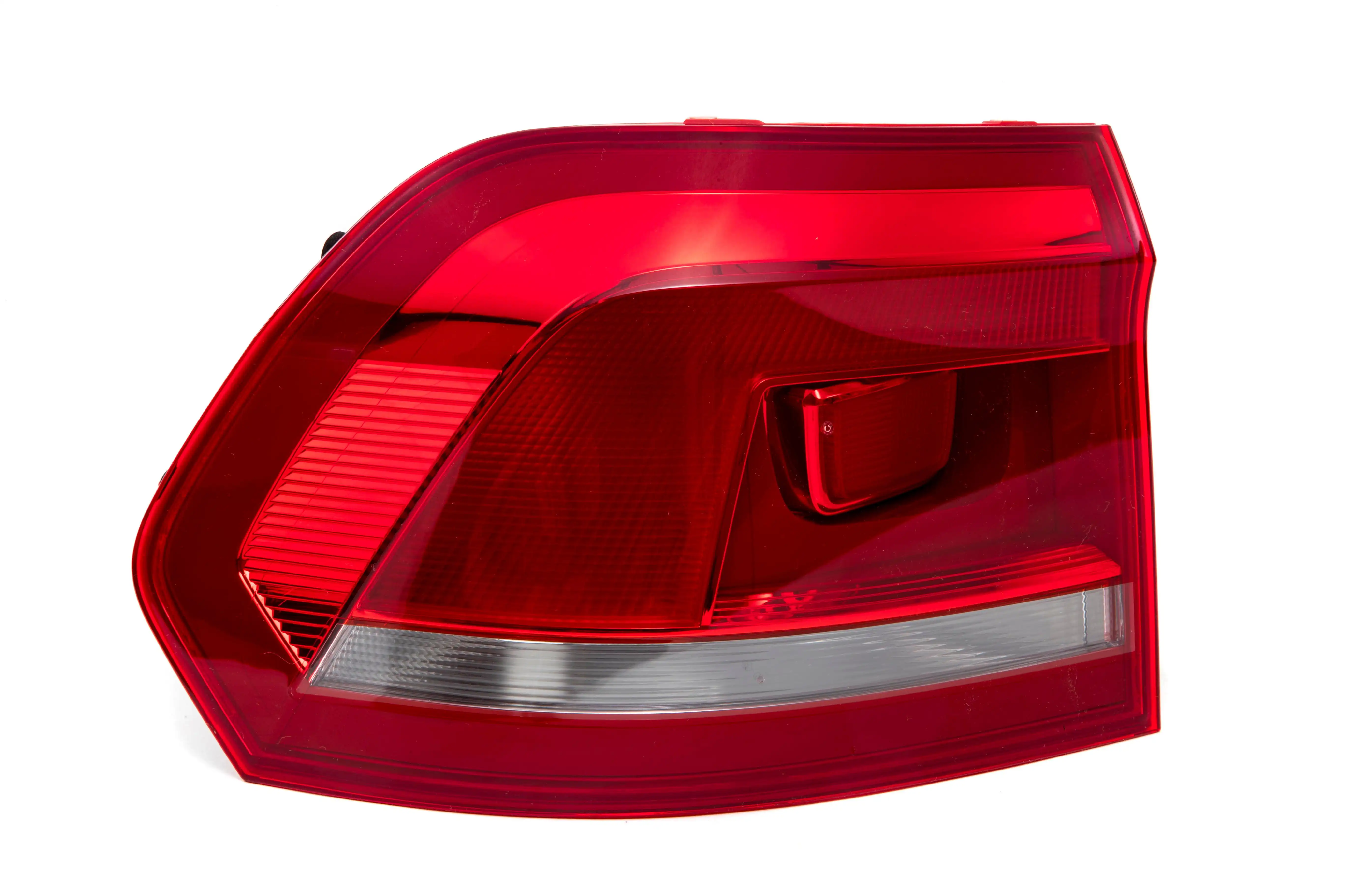 SINAL TRAS FOX 15/18 ESQ CANTO (BORDA VERMELHA)