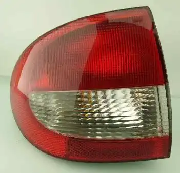 SINAL TRAS MEGANE 2002 A 2006 SEDAN 4PTS ESQ (CANTO) BICOLOR