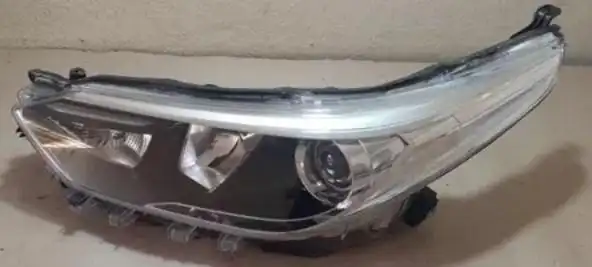 FAROL TOYOTA YARIS XLS 2018 A 2020 ESQ