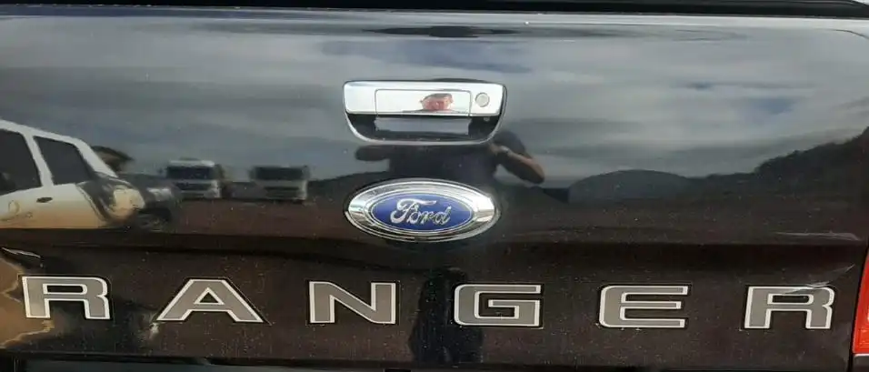 EMBLEMA ADESIVO TAMPA TRAS RANGER 2020 A 2022 GRAFITE