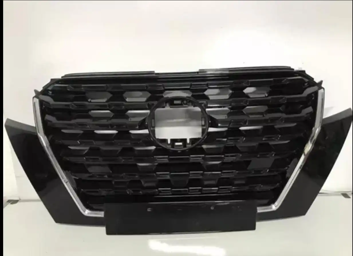GRADE RADIADOR NISSAN KICKS 2022 EM DIANTE COM MOLDURA CROMA