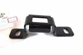 BATENTE TAMPA TRAS S-10 1995/2011 ESQ (FECHADURA)