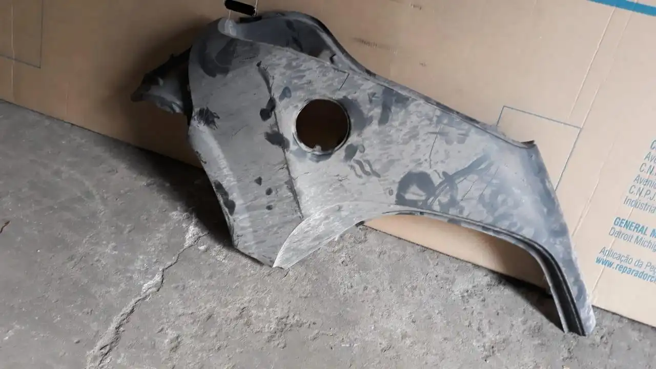 LATERAL EXT CELTA 2001 A 2016 4 PORTAS TRAS DIR