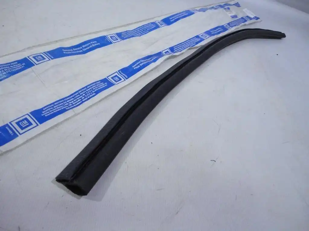 ACABAMENTO PARABRISA CAPO S-10 95/07 CENTRAL