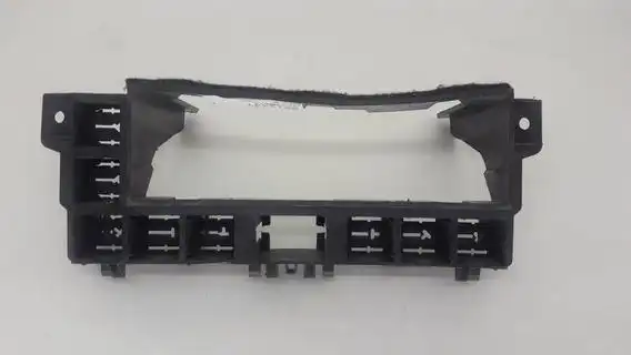 MOLDURA PAINEL INTERNO VECTRA 1997 A 2005 (RADIO/INTERRUPTOR