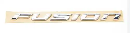 EMBLEMA FUSION TITANIUM 2012/ CROMADO